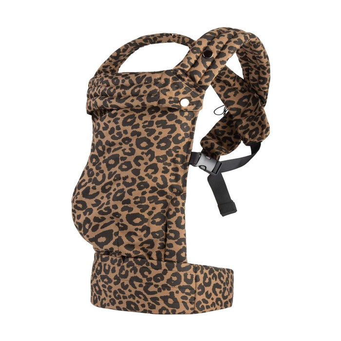 Multi-functional adjustable baby carrier in leopard print, ideal for all seasons and comfortable for kids.